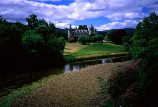 Замок Инверари в Шотландии