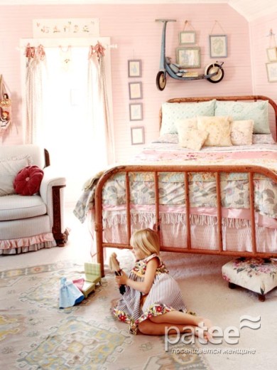 Розовый интерьер
