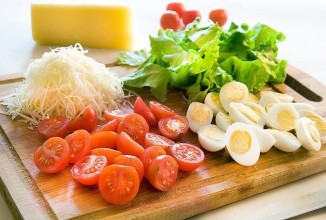 Салат с креветками - приготовление