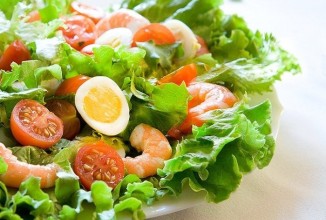 Салат с креветками - приготовление
