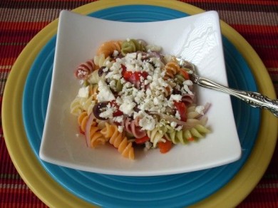 Средиземноморский салат  с пастой