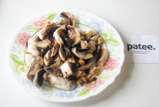 Лапша с куриными желудками и грибами - приготовление