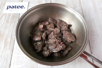 Салат из куриной печени рецепт и клубники. . Салат из куриной печени рецепт и клубники фото. Салат из куриной печени рецепт и клубники-. картинка Салат из куриной печени рецепт и клубники. картинка . Салат "Клубничка" с куриной печенью