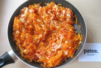 Перец с морковью в томатном соусе - приготовление