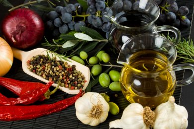Оливковое масло и салат помогают предотвратить гипертонию