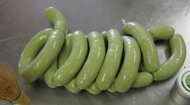 В Германии продают зеленую колбасу