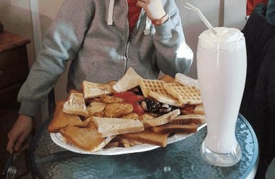 В британском кафе подают рекордный по калорийности завтрак