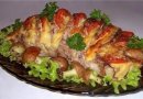 СВИНИНА, ЗАПЕЧЕННАЯ «ГАРМОШКОЙ», С КАРТОФЕЛЬНЫМИ «ГРИБОЧКАМИ».