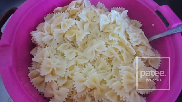 Фарфалле с курицей и грибами в сливочном соусе рецепт