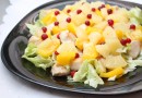 Салат из курицы с ананасами