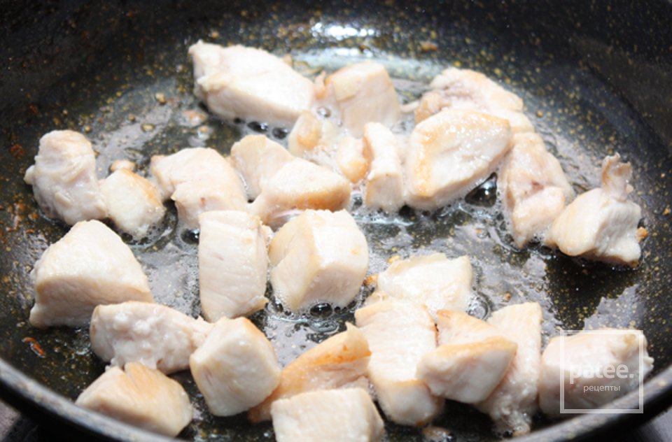 Салат из курицы с ананасами - Шаг 2