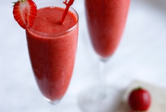 Клубничный коктейль