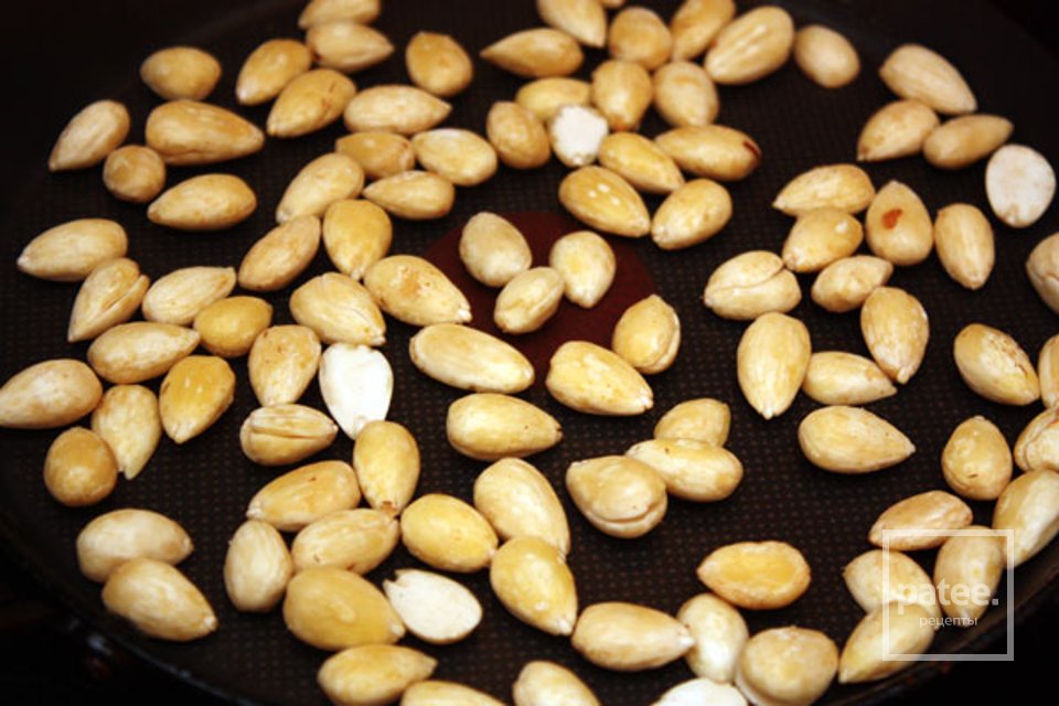 Миндальный пирог с клубникой - Шаг 1