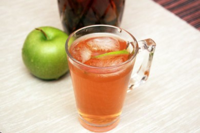 Рецепт Холодный чай с мятой и яблоком