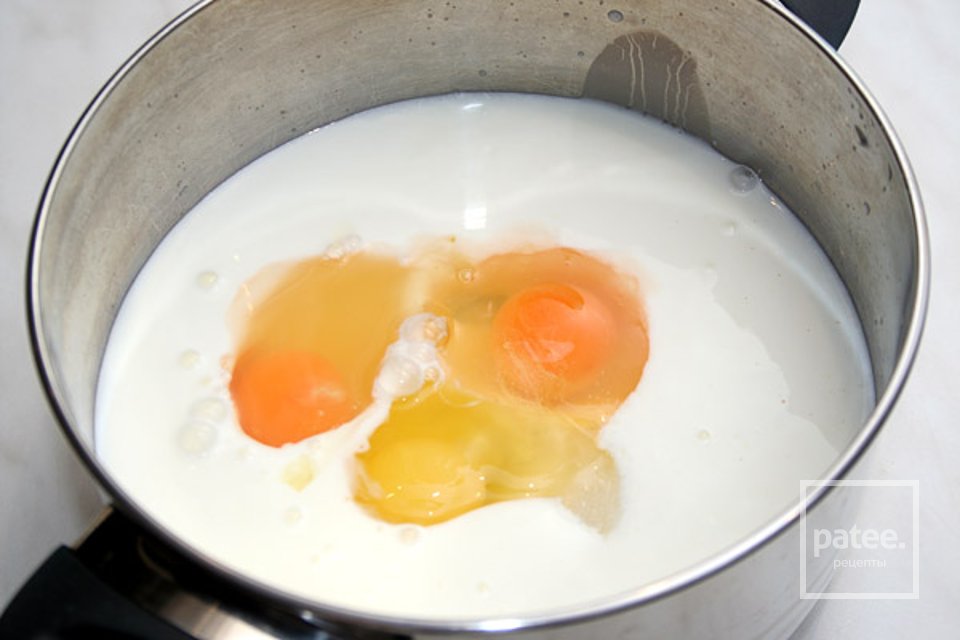 Сладкие блины на кефире - Шаг 1