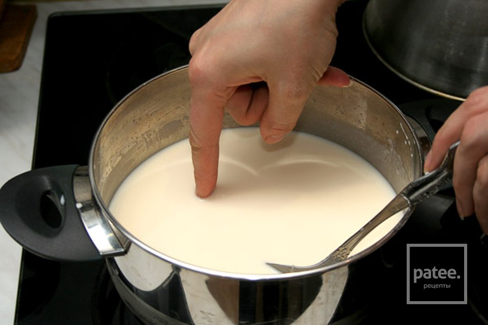 Сладкие блины на кефире - Шаг 2