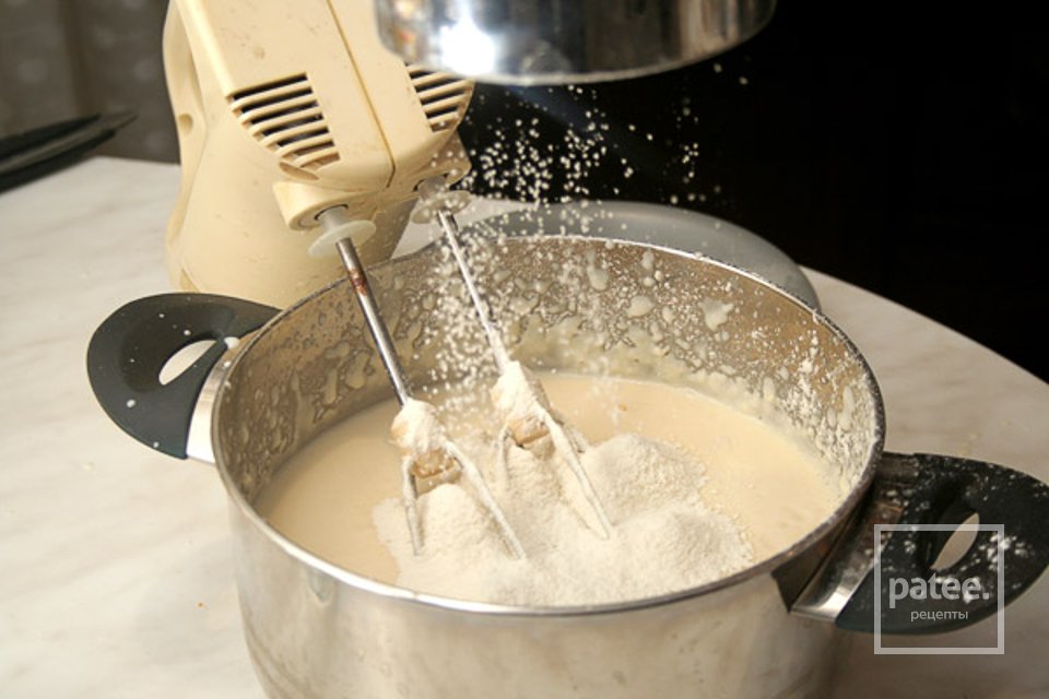 Сладкие блины на кефире - Шаг 3