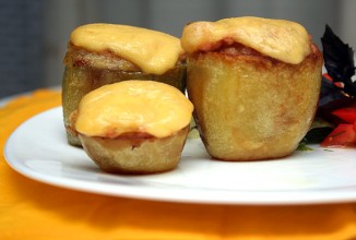 Фаршированный картофель с ветчиной и сыром