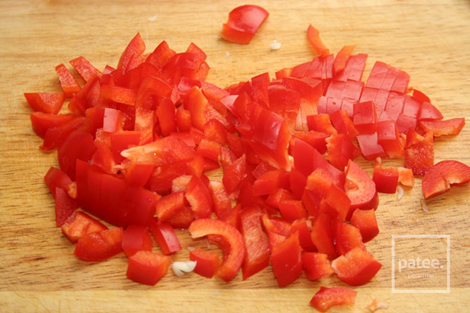 Тушеная капуста с копченостями - Шаг 4