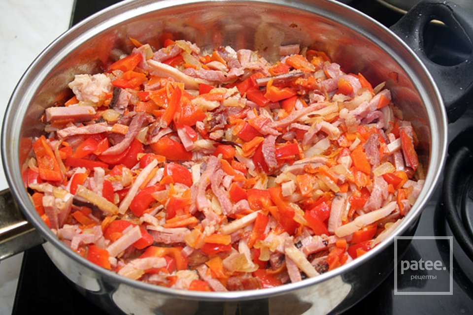 Тушеная капуста с копченостями - Шаг 6