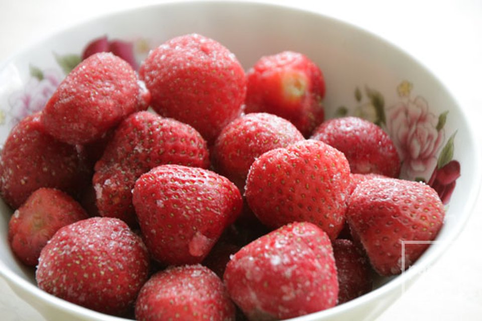 Кокосово-клубничное пирожное - Шаг 1