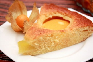 Пирог с персиками