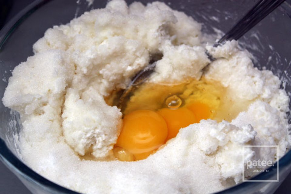 Жареный творог с сахаром. Творог с яйцом и сахаром. Творог с желтком. Рис с творогом. Рис с яйцом и сахаром.
