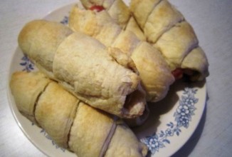 Сосиски в слоеном тесте