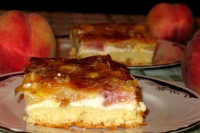 Рецепт Пирог с творогом и свежими персиками