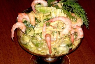 Салат с креветками и авокадо