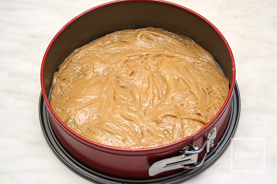 Ореховый пирог с абрикосами - Шаг 1