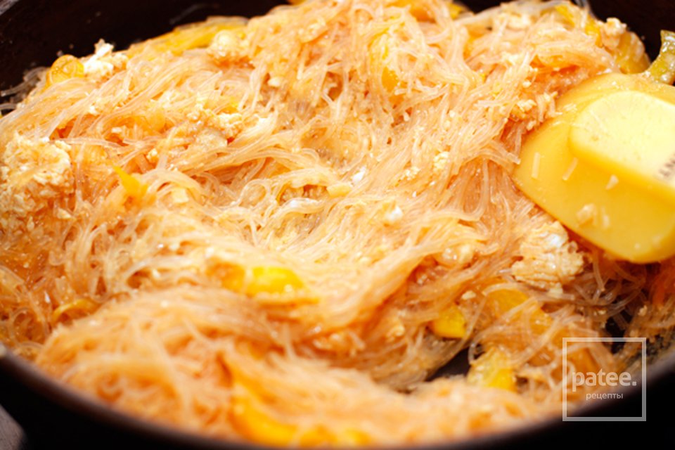 Фунчоза с креветками - Шаг 6