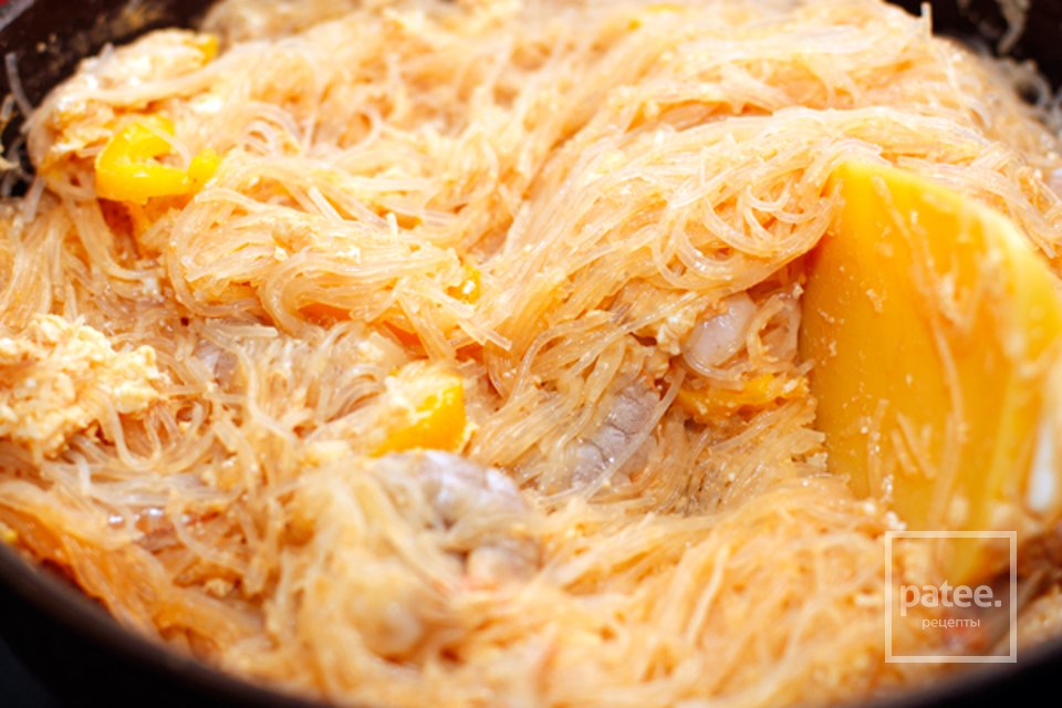 Фунчоза с креветками - Шаг 7