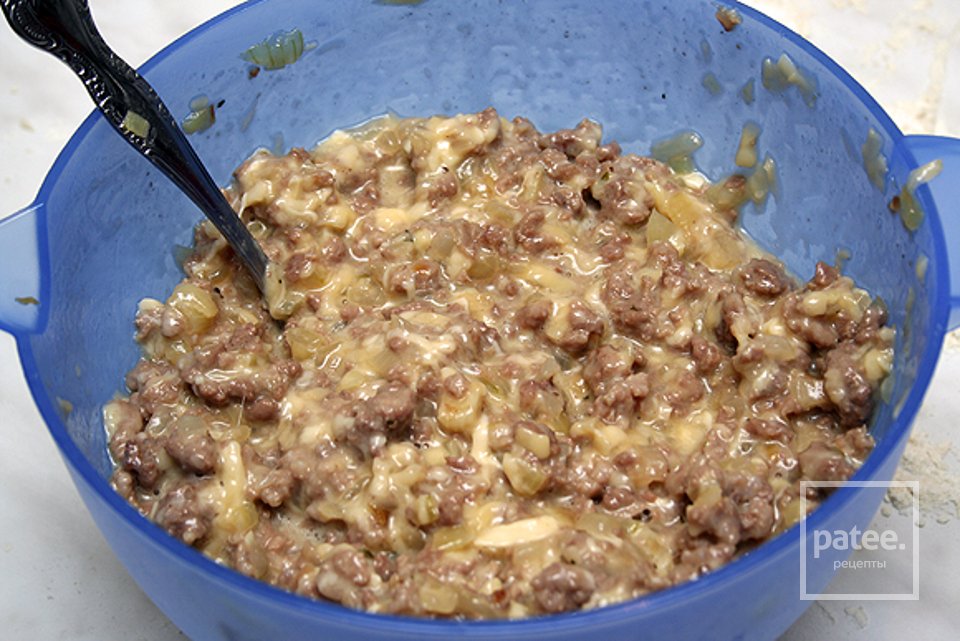 Мясной пирог с сыром - Шаг 8
