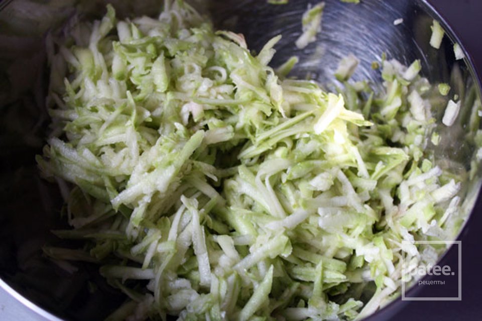 Оладьи из кабачков - Шаг 1