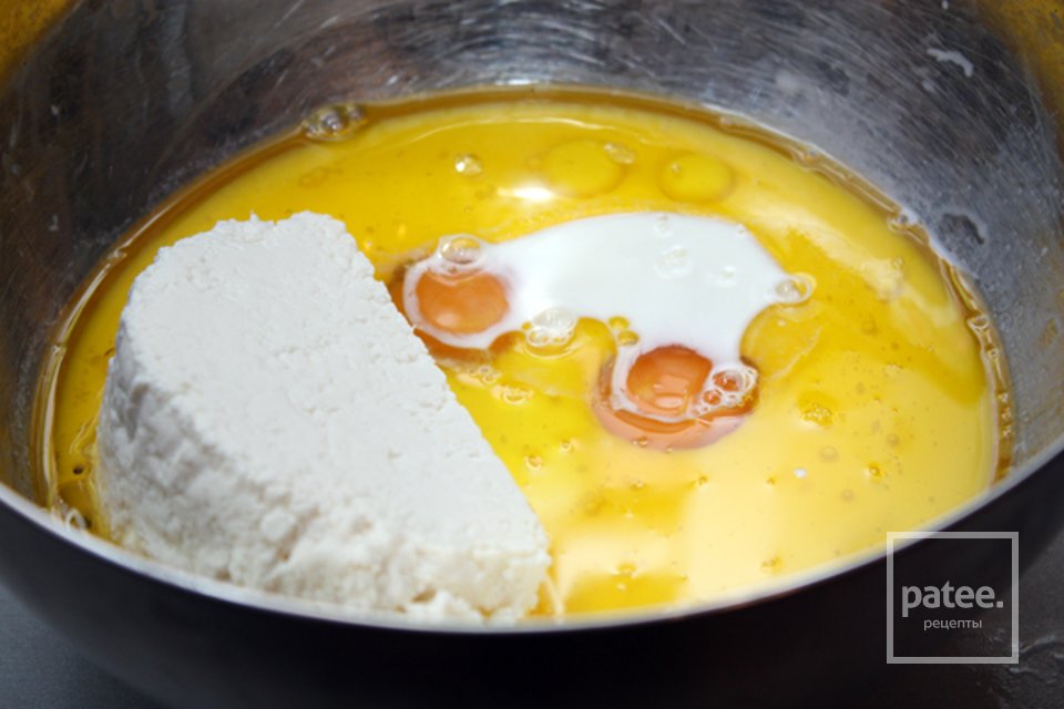 Творожные маффины с вялеными помидорами - Шаг 1