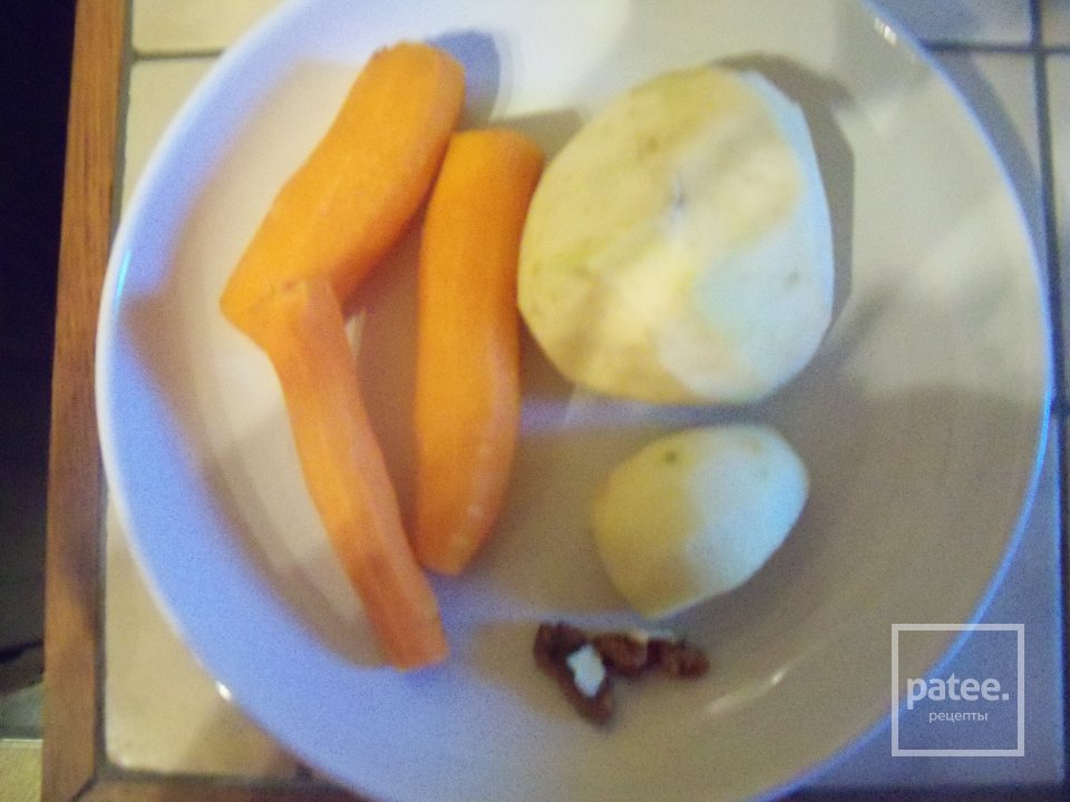 Салат из сельдерея и моркови - Шаг 1