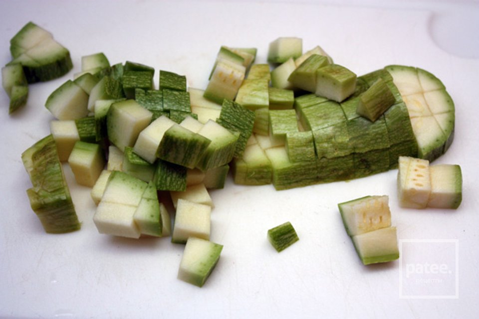 Рожки в томатном соусе - Шаг 1