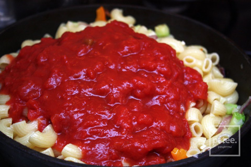 Рожки в томатном соусе - Шаг 5