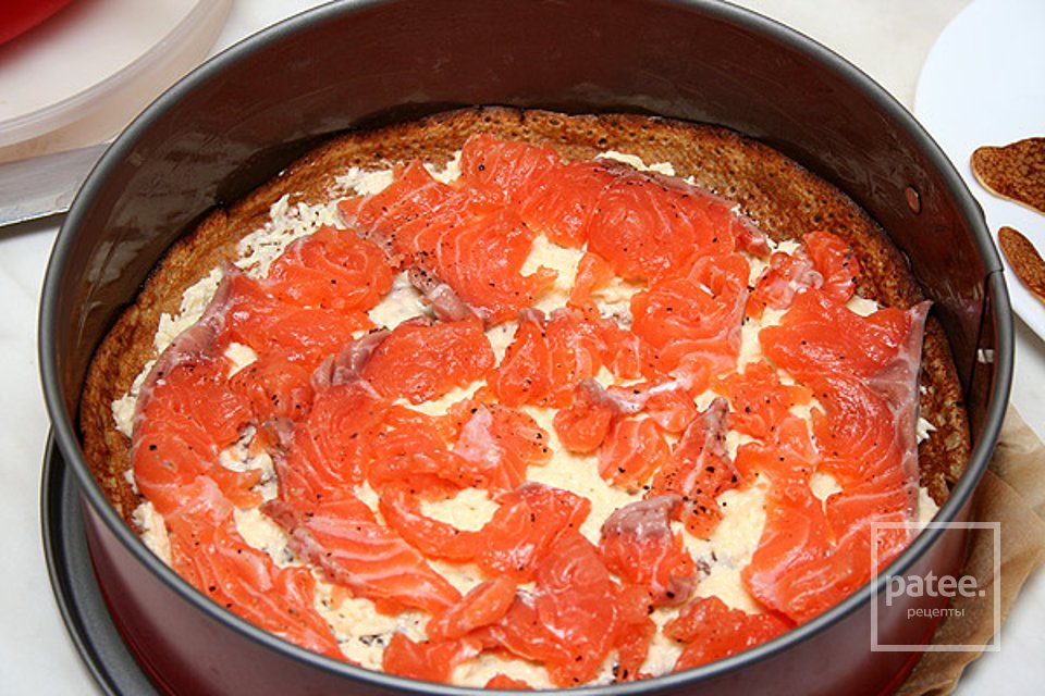 Блинчатый пирог с лососем - Шаг 11