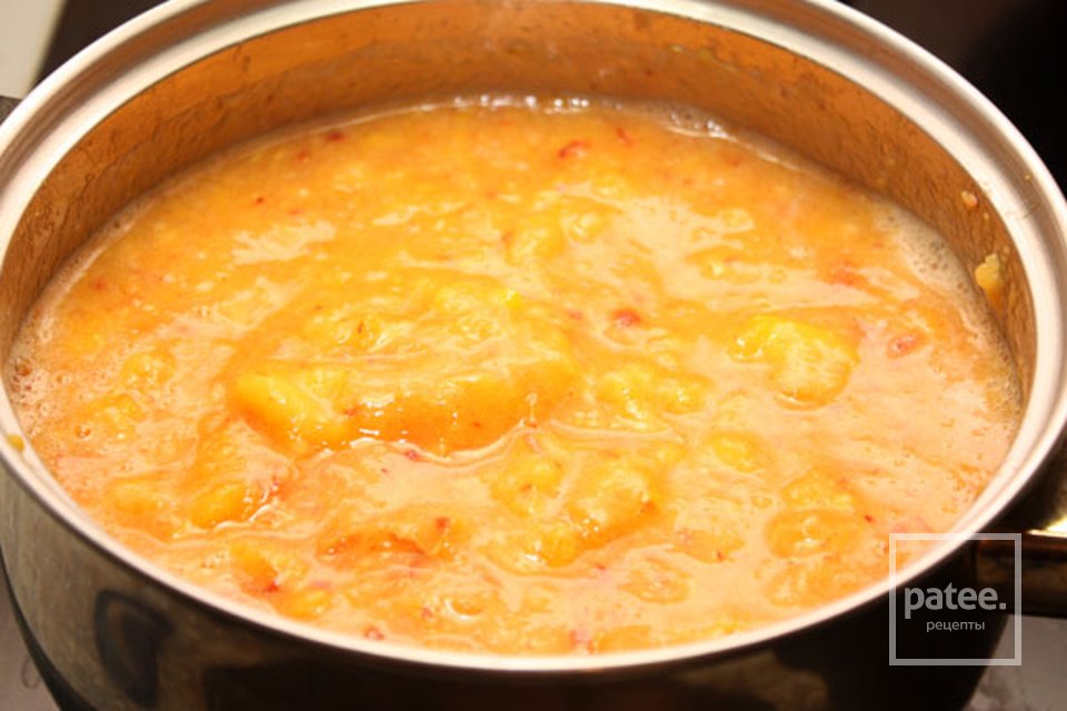 Ароматное желе из персиков - Шаг 2