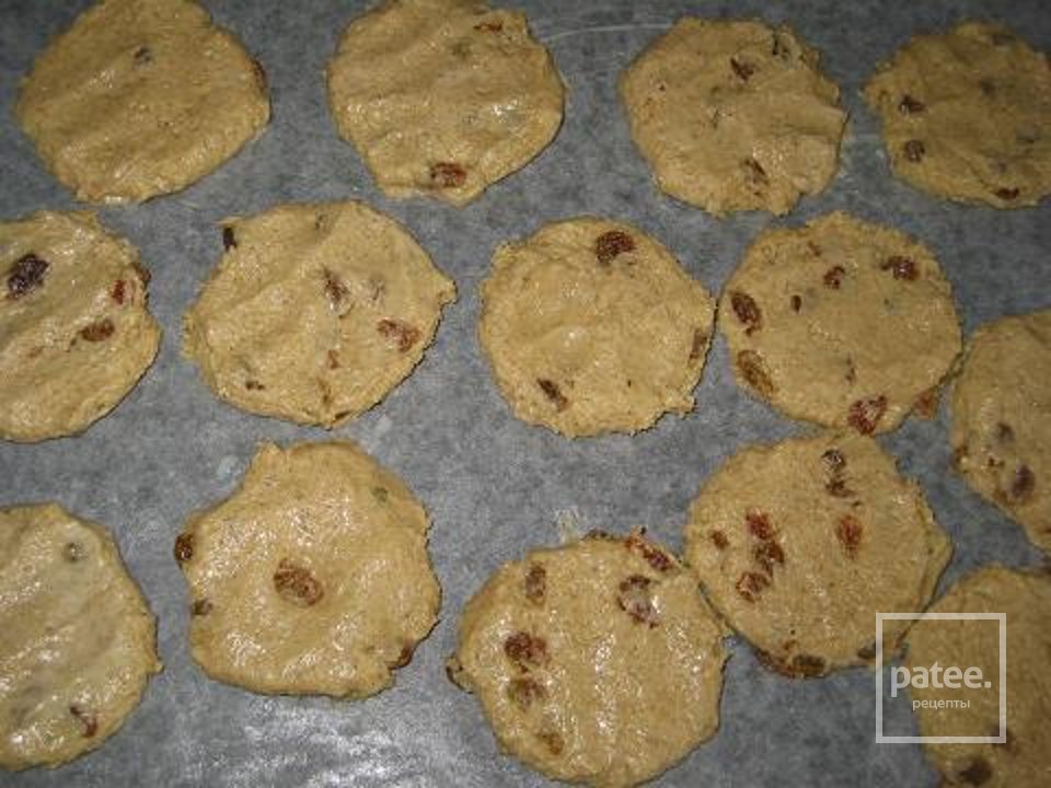 Овсяно-медовое печенье с изюмом - Шаг 4