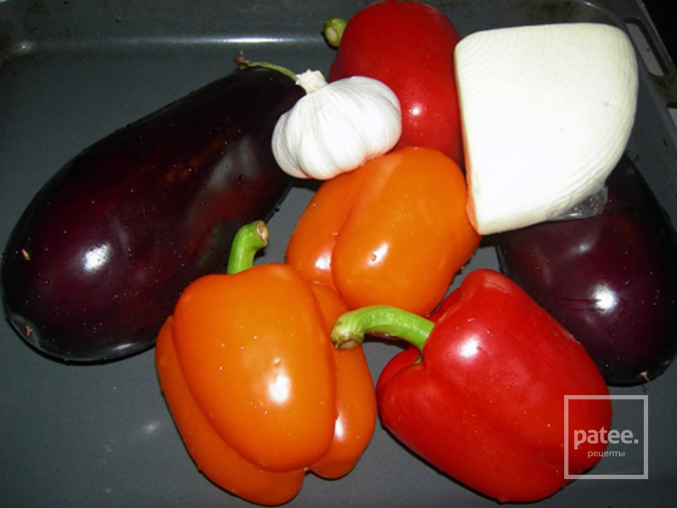 Террин из баклажанов и перцев - Шаг 1