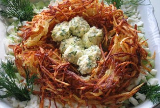 Салат "Гнездо глухаря".