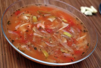 Томатный суп с лапшой