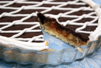 Шоколадный торт с ириской