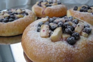 Ватрушки с ягодами