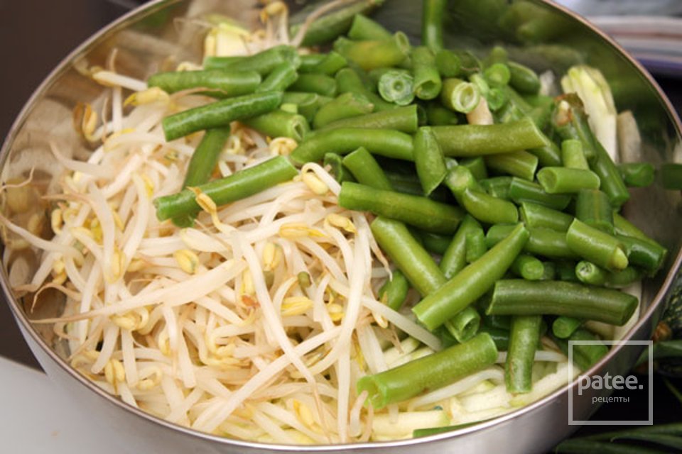 Салат с проростками фасоли маш - Шаг 4