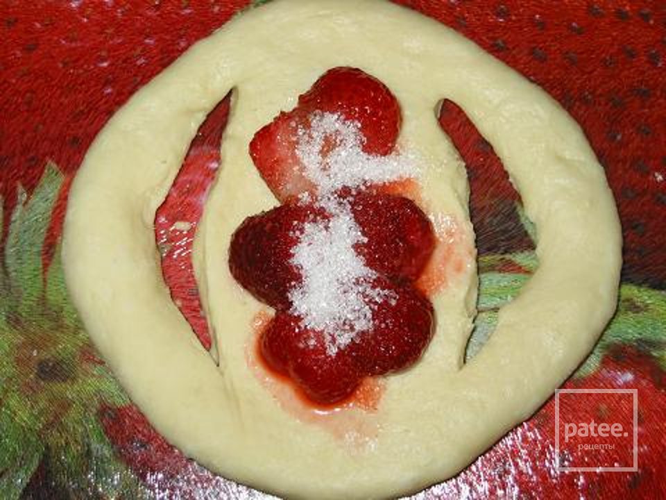 Булочки с клубникой - Шаг 2
