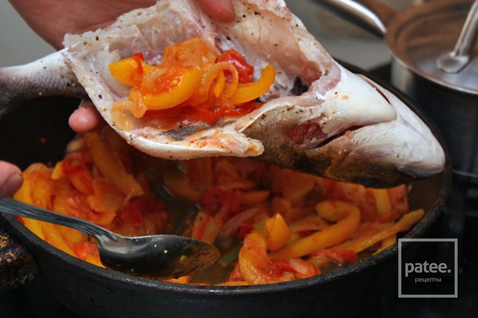 Дорада, фаршированная овощами - Шаг 7